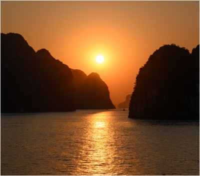 Ha Long Bay Sunrise 4